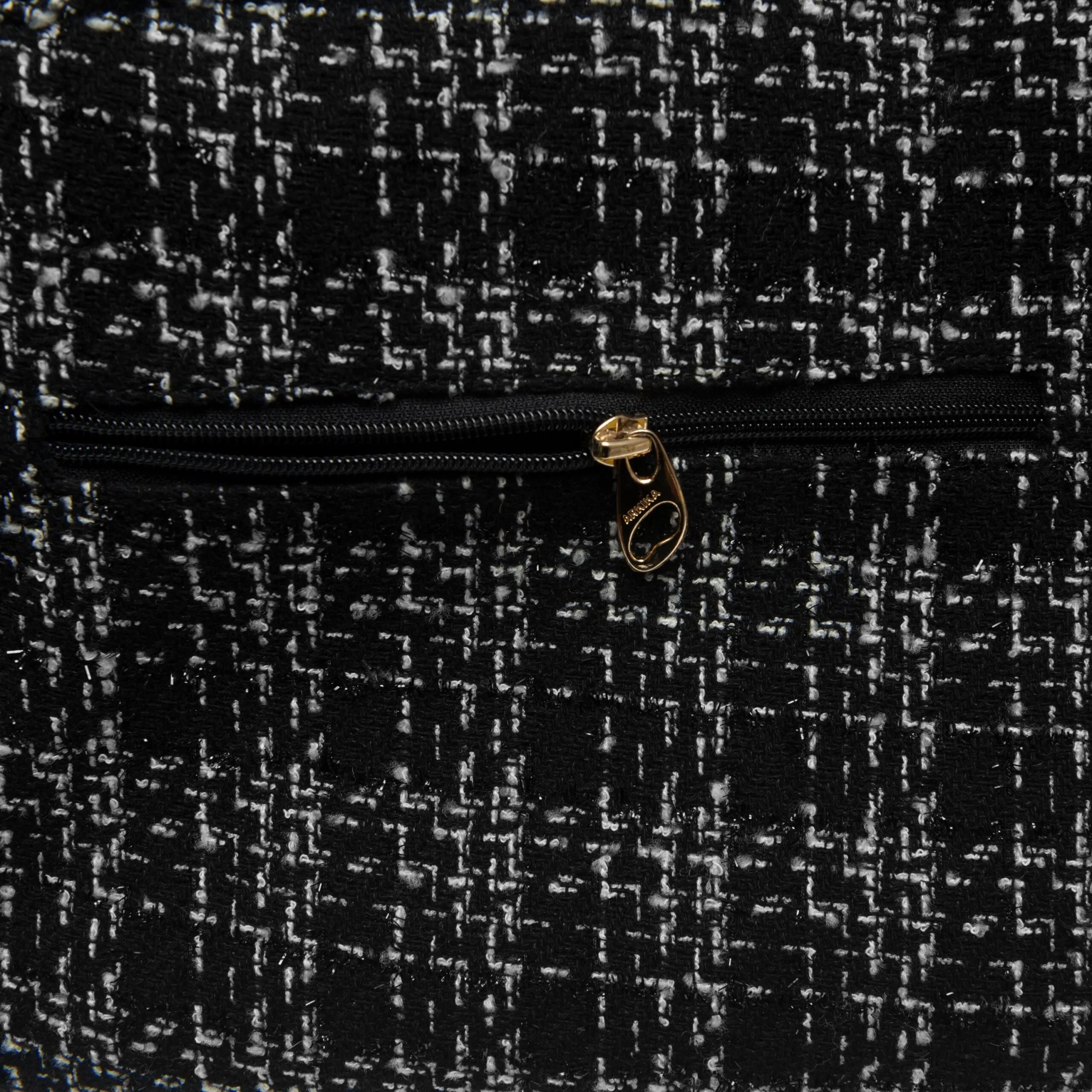 Coco Tweed Carrier Black