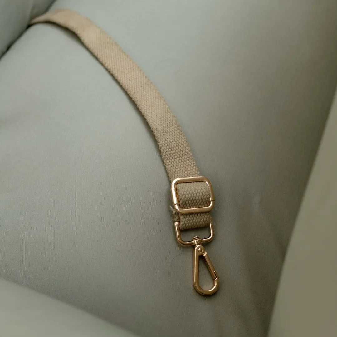 OAK BOHO Dog Holiday Travel Bed Large : Mint Giraffe